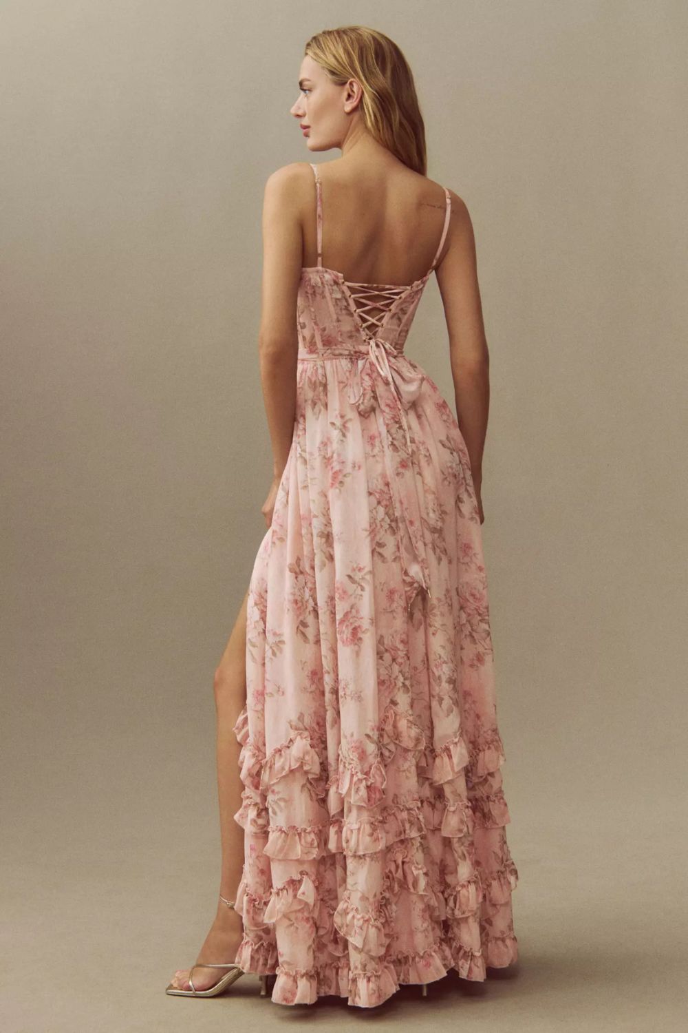 Sophia Blake – Sleek Lines, Effortless Style
