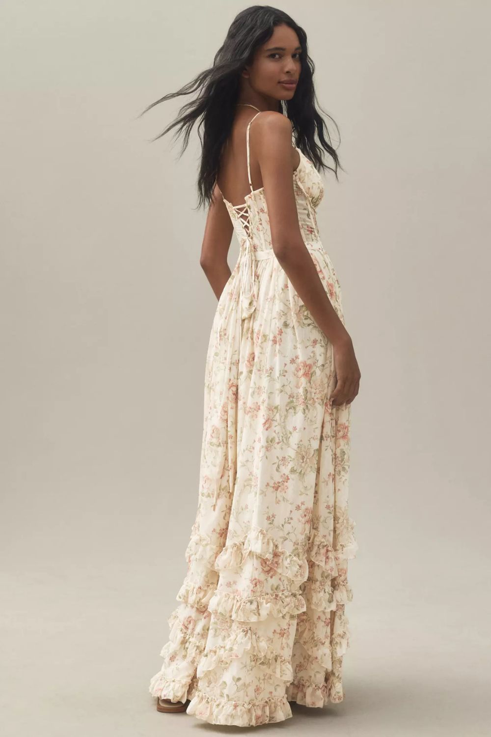 Sophia Blake – Sleek Lines, Effortless Style