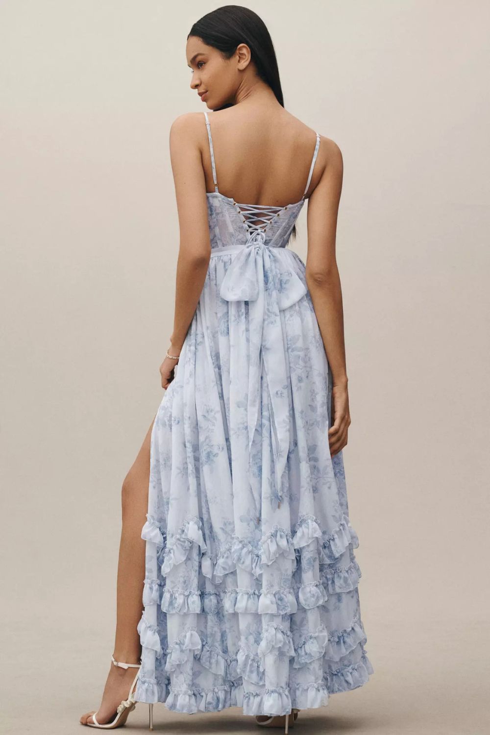 Sophia Blake – Sleek Lines, Effortless Style