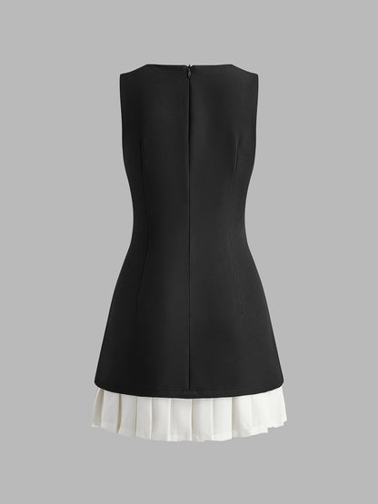 Zoé Mini Dress – Sleek Lines with Playful Pleats