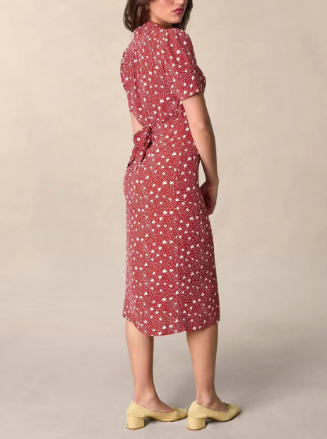 Clara Heart Print Midi Dress – Soft Silhouette with Vibrant Details